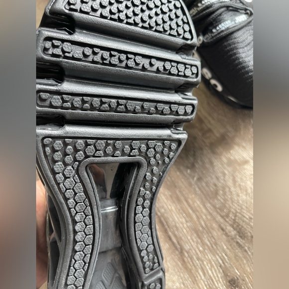 CBUSTER Safety Shoes - Picture 3 of 4